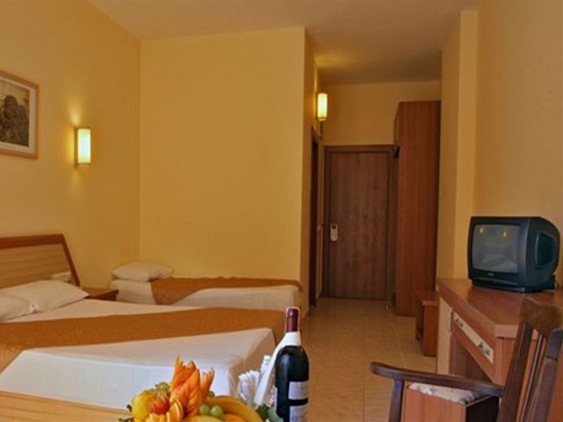 Hotel Titan Garden Ultra All Inclusive โคนัคคลึ ภายนอก รูปภาพ